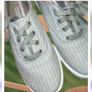 Grasshoppers Ortholite Walnut Sage Green sneakers EF55914 Excellent Condition